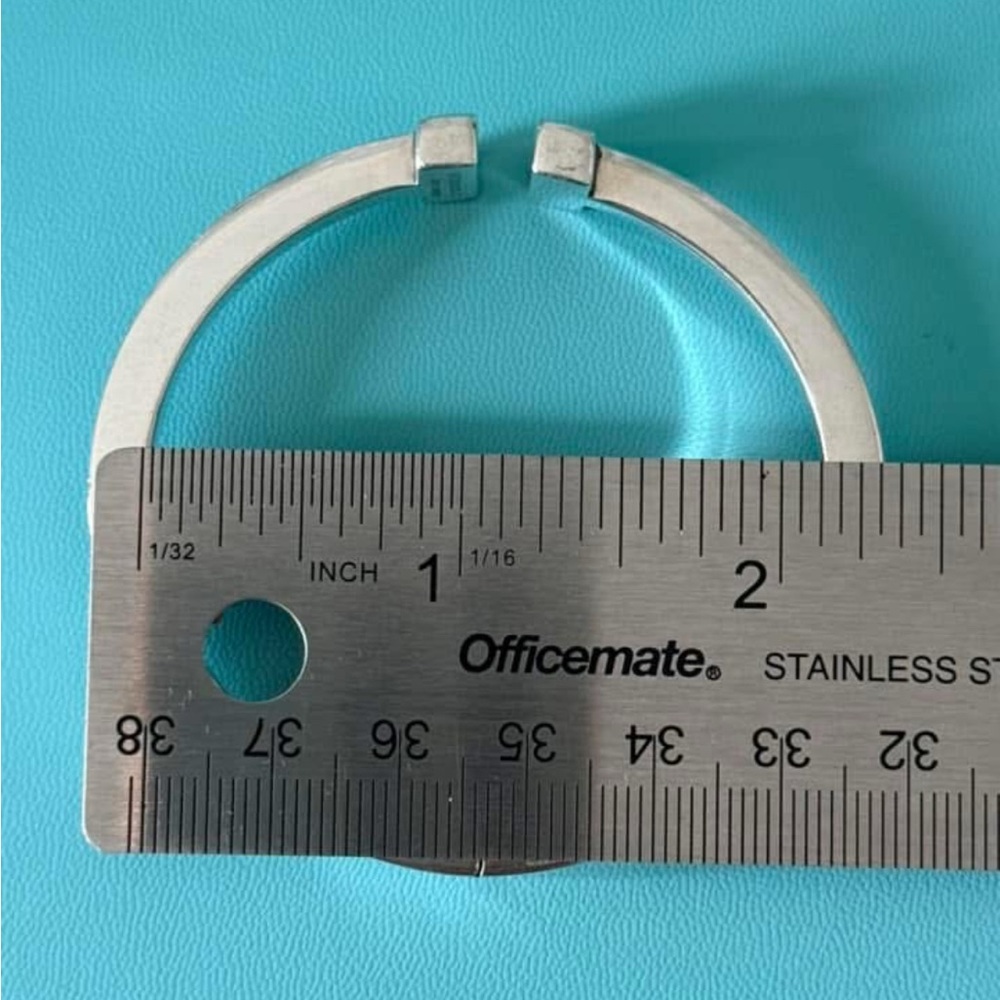 Excellent authentic Tiffany & Co preloved T square bangle - Picture 6 of 7